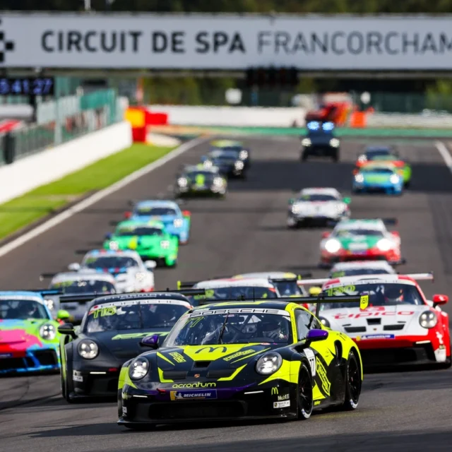 Was für ein aufregendes Wochenende auf dem legendären @circuit_spa_francorchamps in Belgien! 🌧️🌞 

Das Wetter war genauso unvorhersehbar wie die Rennen – von Crashes über schnelle Reparaturen bis hin zu Vollgas-Momenten war alles dabei! 

Doch eins bleibt konstant: Ein starkes Team macht den Unterschied. 💪 

Danke an alle, die dieses Wochenende möglich gemacht haben! 🔥🏁 

@porsche_sports_cup_deutschland

#PorscheSportsCup #porschemotorshport #TeamWork #Rennsport #SpaFrancorchamps #Motorsport #racedata